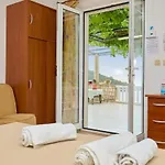 In With House Sea View Saplunara