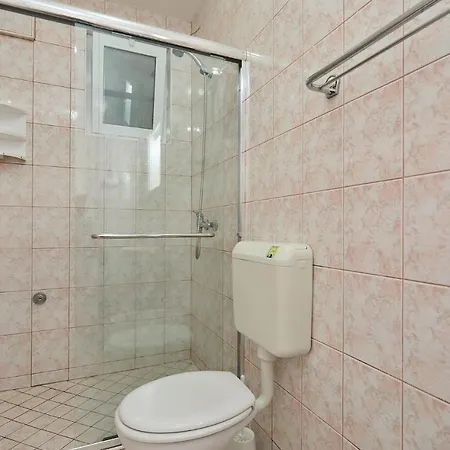 In With House Sea View Apartamento Saplunara