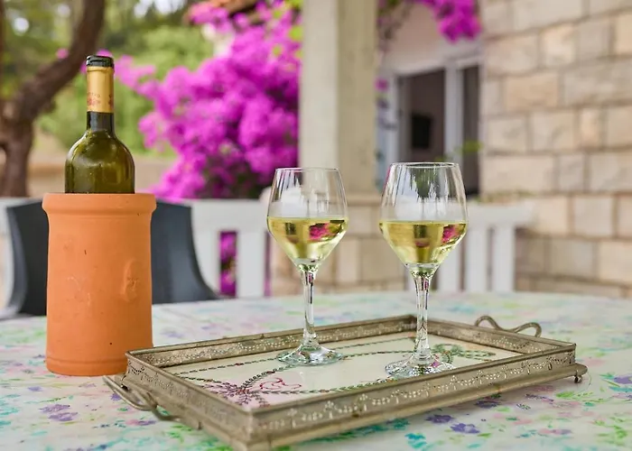 Apartment 1 Bedroom In *